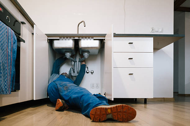 Professional Plumbing technician working in Leland, MS